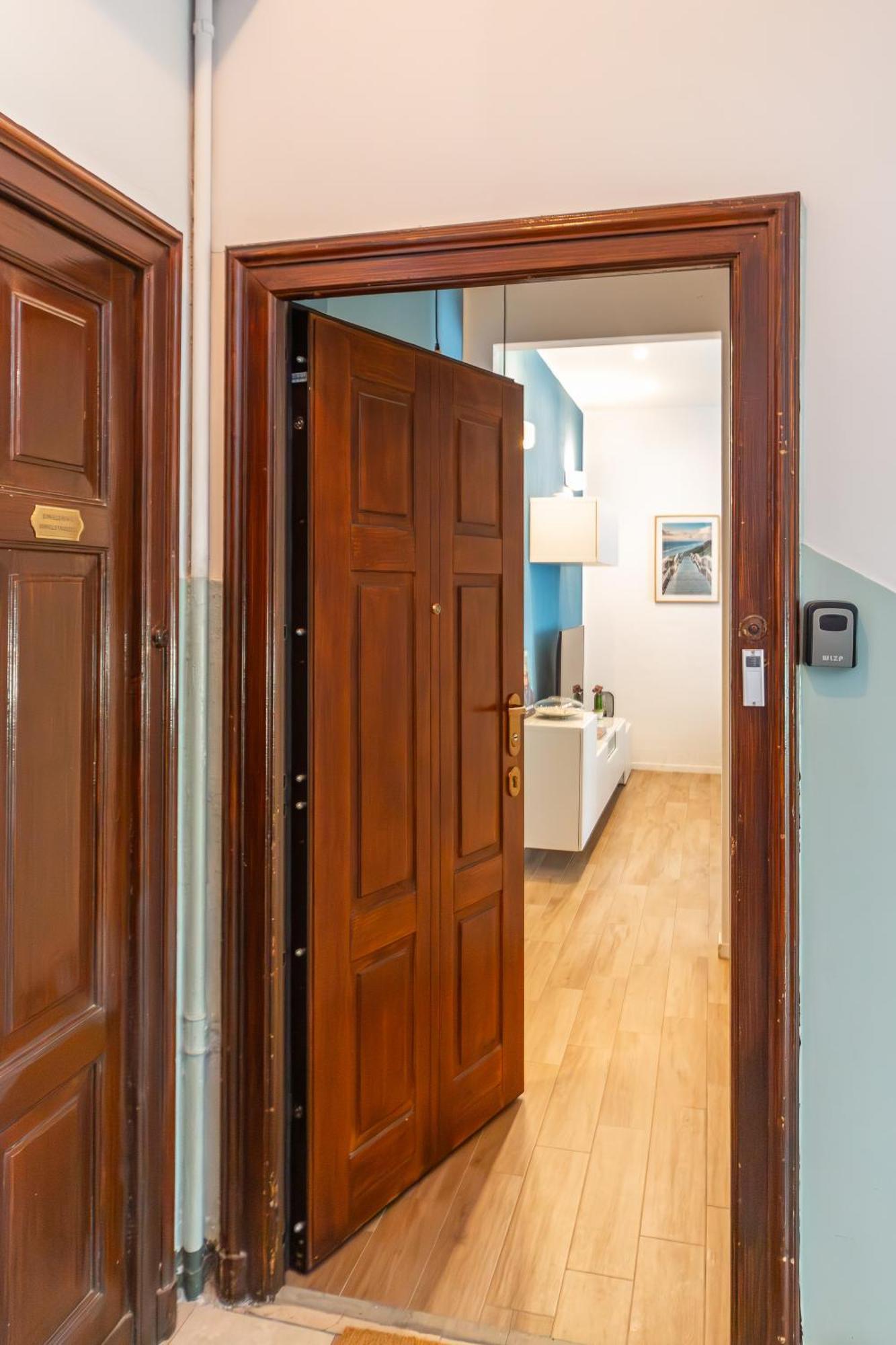 Studio Suite Navigli Bocconi In The Heart Of 밀라노 외부 사진